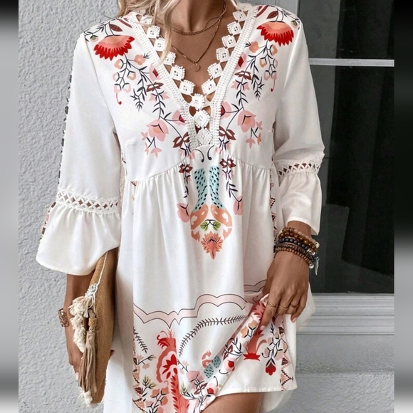 Floral Print Guipure Lace Insert Flare Sleeve Dress - Picture 4 of 4